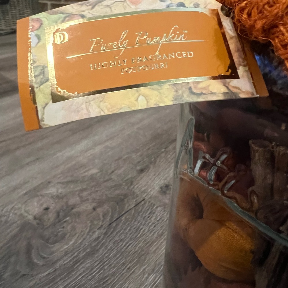 Purely Pumpkin Highly Fragranced Potpurri Jar-NWT - Picture 4 of 4